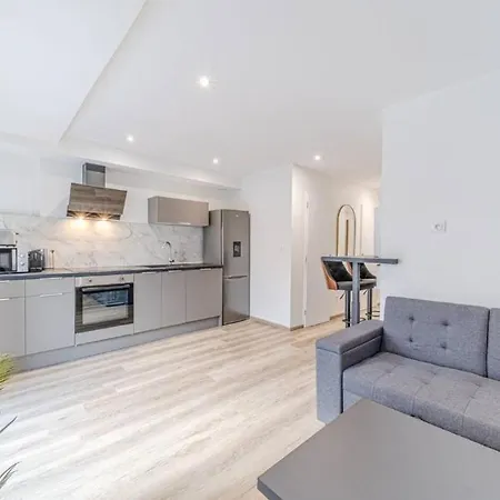 Rooftop D'exception, Vue Rhone, 6 Personnes, *